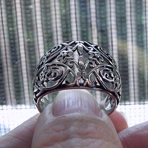 925 STERLING SILVER Open Work Floral Dome Ring - Picture 8 of 16